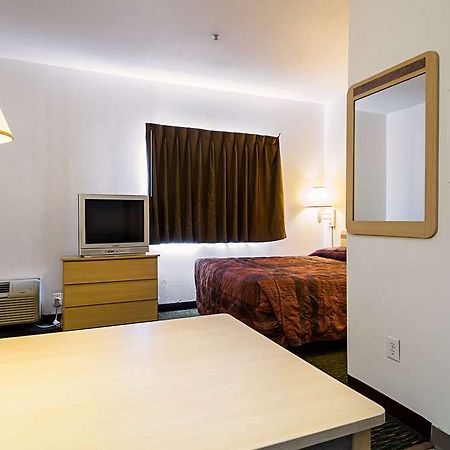 Studio 6 Charlotte Airport Hotel Стая снимка