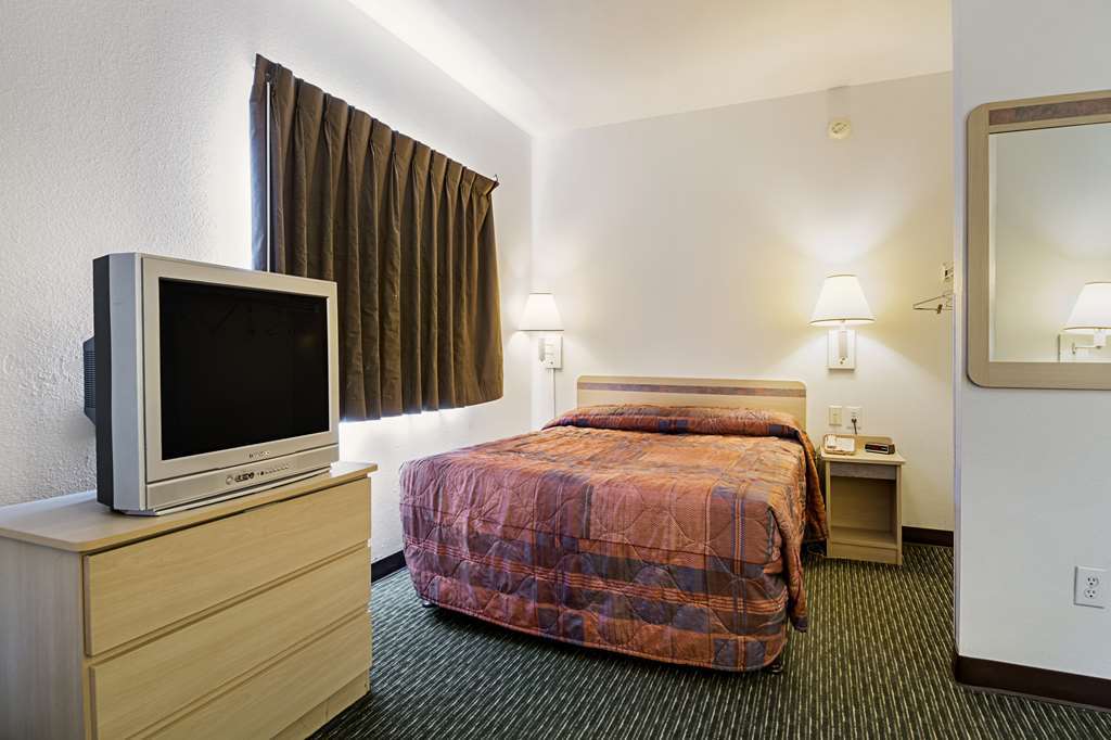Studio 6 Charlotte Airport Hotel Стая снимка