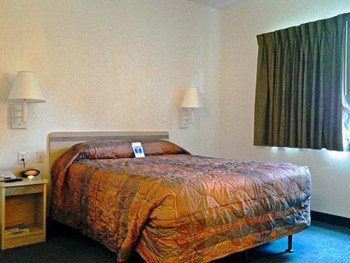 Studio 6 Charlotte Airport Hotel Стая снимка