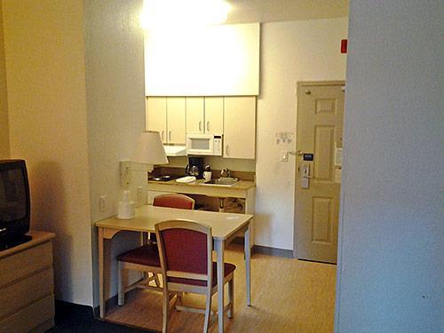 Studio 6 Charlotte Airport Hotel Стая снимка